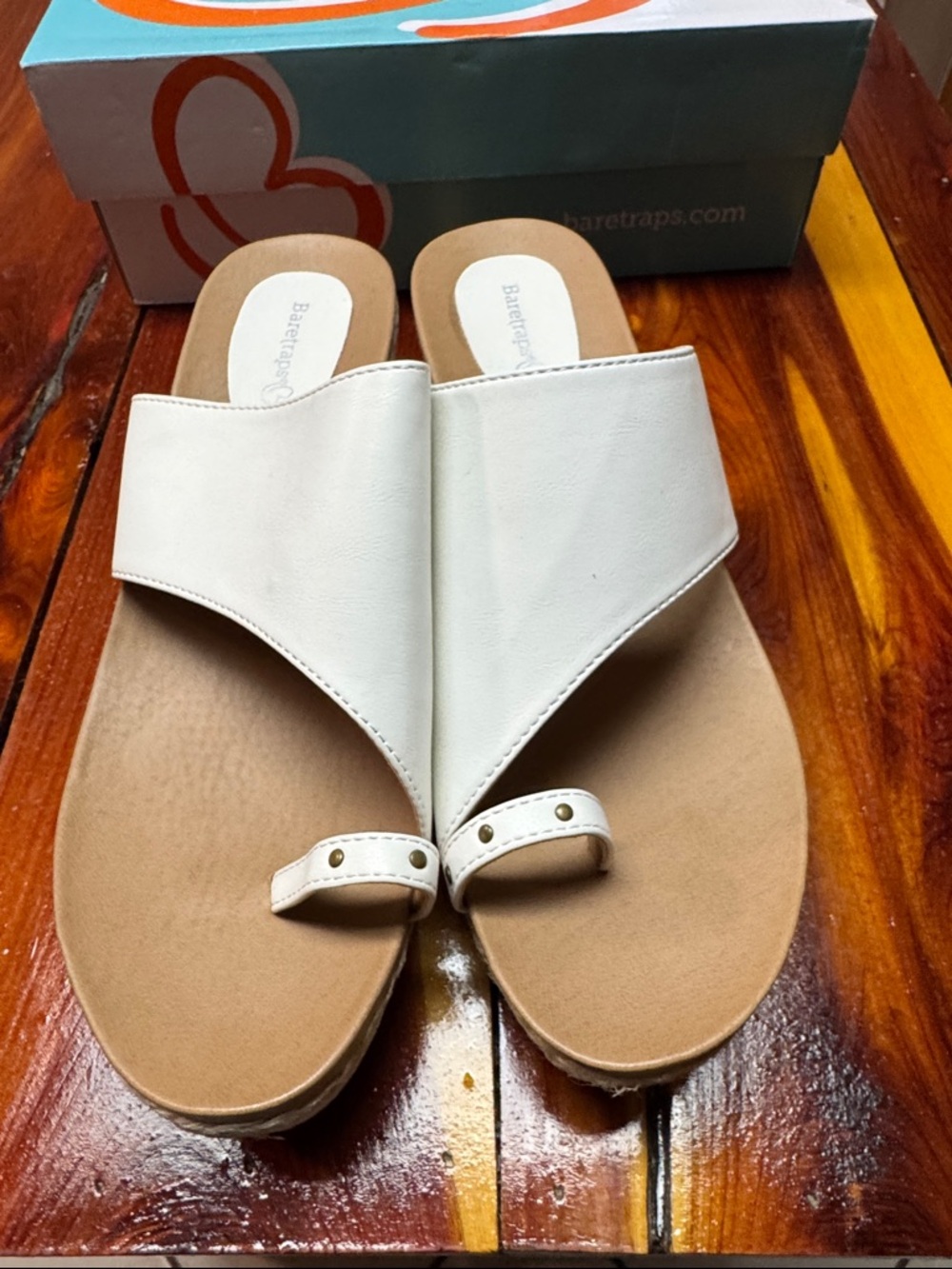 BareTraps White Toe-Ring Slide Sandals for Women Never Worn